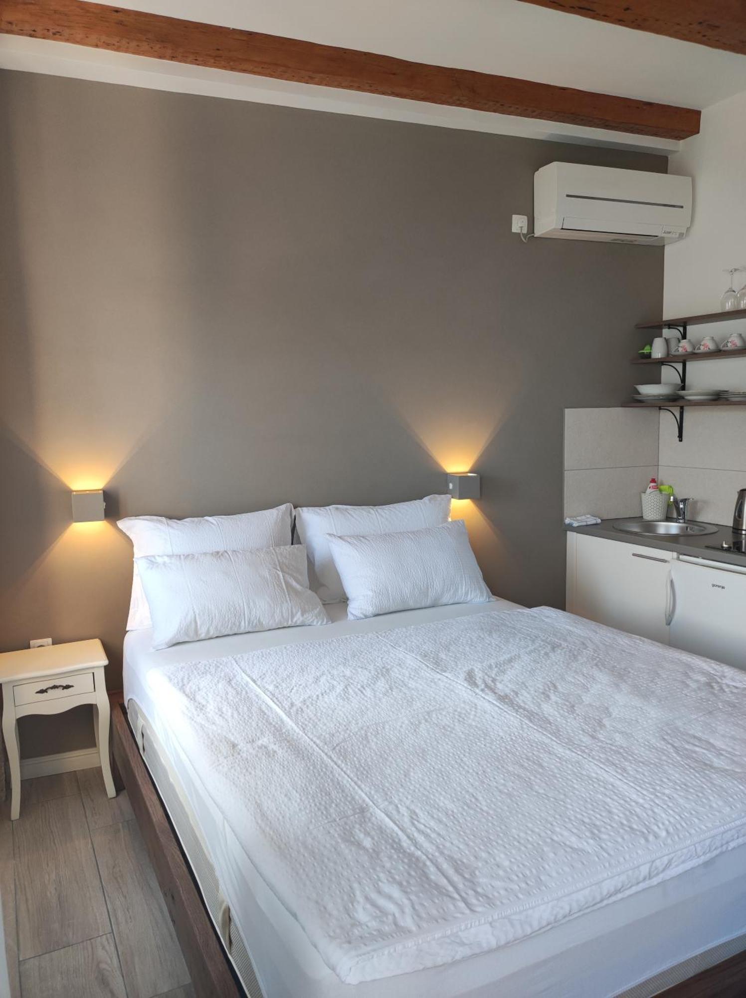 Apartments Krstulja Baska  Room photo